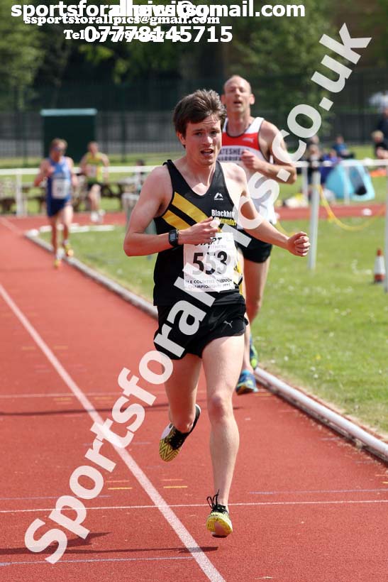 Senior mens 5000 metres, 2019 North Eastern Track and Field Champs., Middlesbrough. Photo:  David T. Hewitson/Sports for All Pics